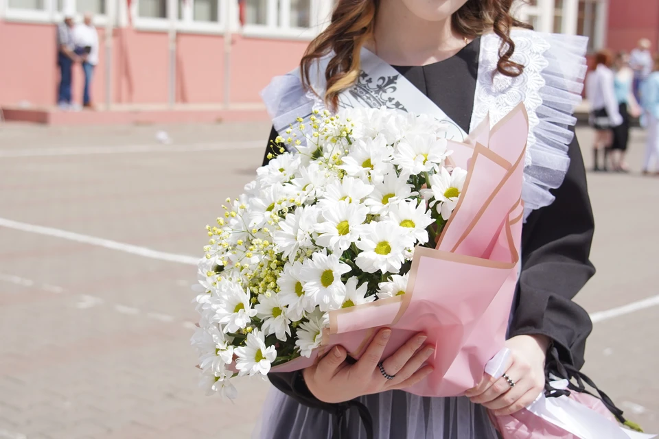 Впереди у них экзамены, после которых можно продолжить учиться в вузах и колледжах.