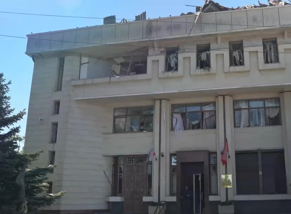 Пострадало здание Южного управления Центрального банка. Фото: Михаил Развожаев