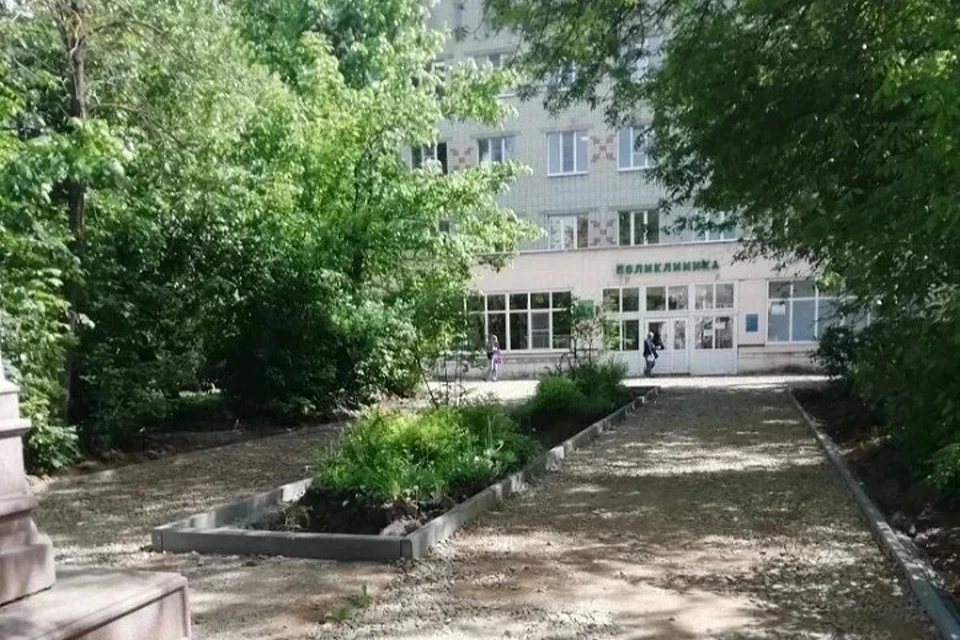 Территории у больниц облагородят.