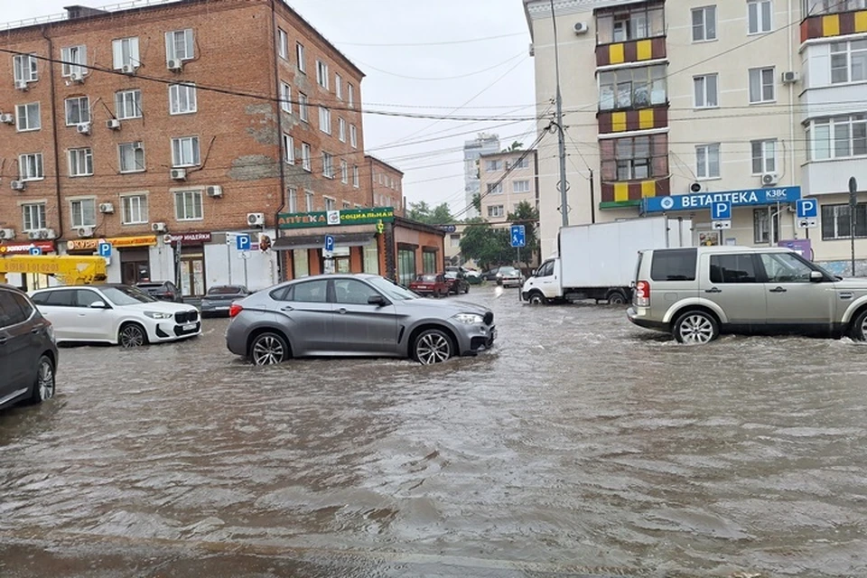 Ливень в Краснодаре подтопил дороги