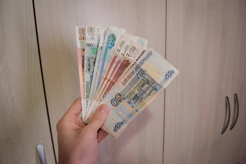 Жители Новосибирской области получат пособия в июне перед праздниками.