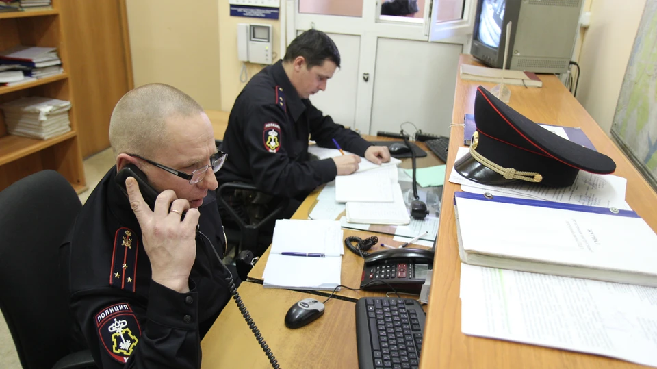 В настоящее время полицейские устанавливают местонахождение похищенного имущества.