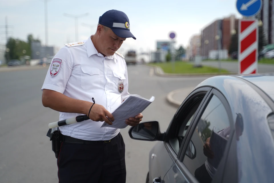 В РФ предложили не штрафовать водителей, забывших права дома.