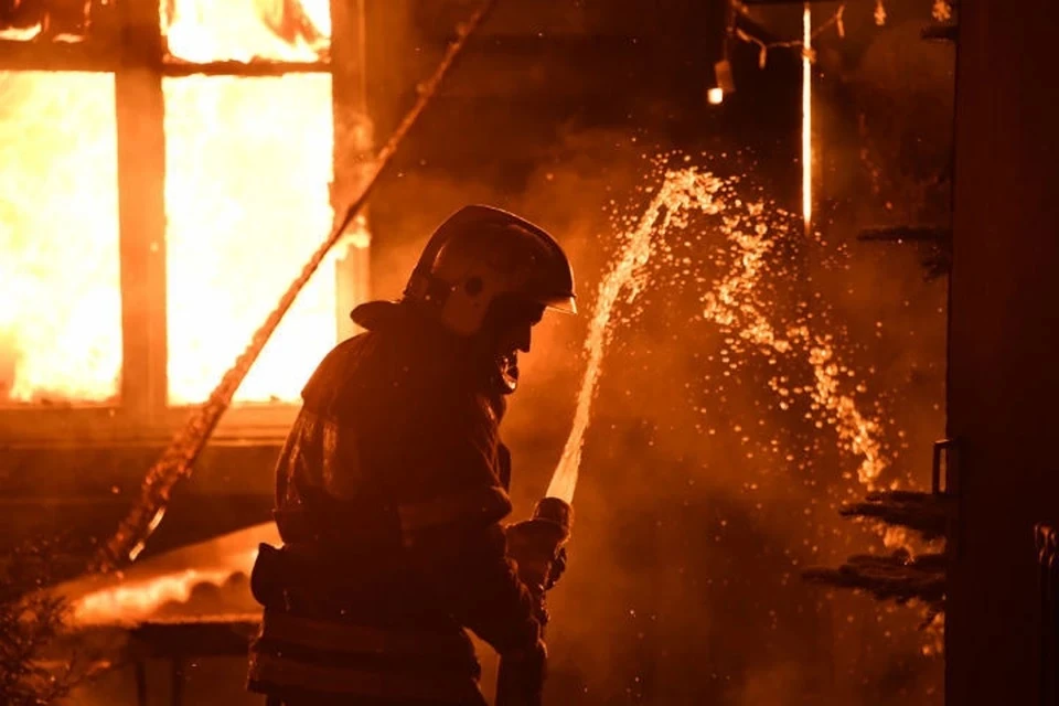 При пожаре в доме на западе Москвы пострадали два человека