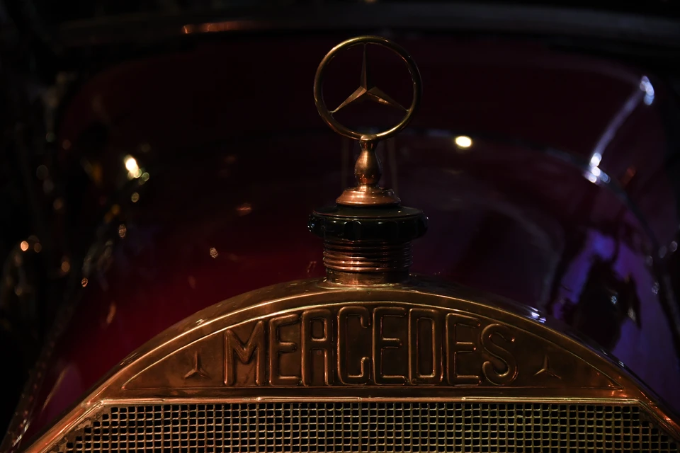 В Ангарске продают Mercedes-Benz 1996 года за миллион рублей.