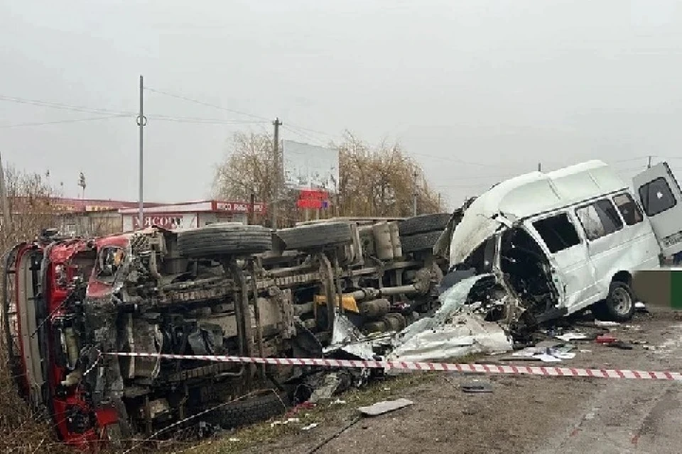 Жертвами столкновения стали 9 человек: сам водитель и 8 пассажиров. Фото: Госавтоинспекция Ставрополья.