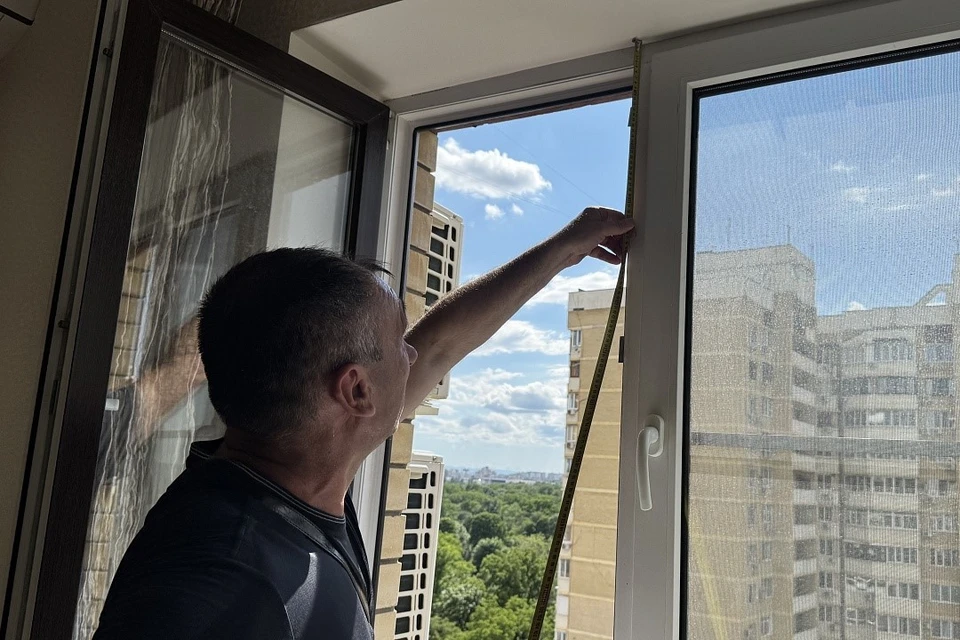 В Краснодаре проводят поквартирный обход пострадавшей при атаке БПЛА многоэтажке Фото: пресс-служба городской администрации