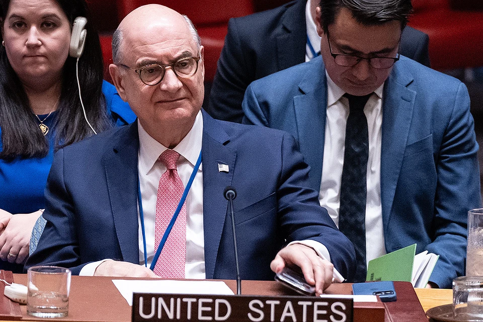 Заместитель постпреда США при ООН Ден Негреа выступил c призывом к России о скорейшем прекращении огня и урегулировании конфликта на Украине. Фото: Lev Radin / Keystone Press Agency / Global Look Press