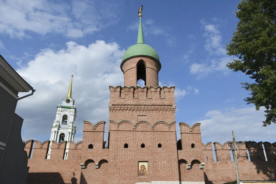 На Одоевскую башню Тульского кремля вернули икону Казанской Божией Матери