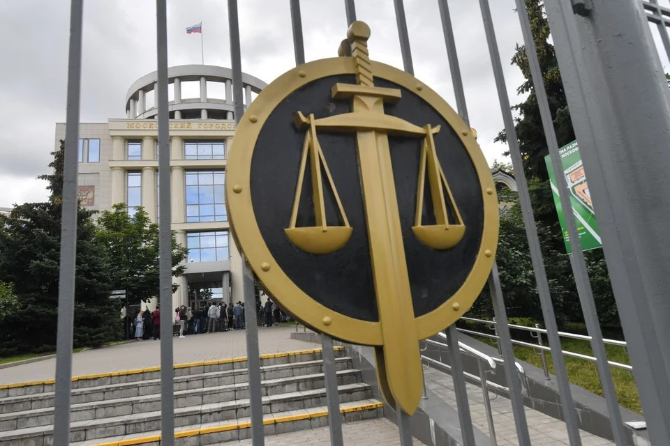 Мужчина оборудовал домашнюю плантацию и собирался продавать наркотики через закладки