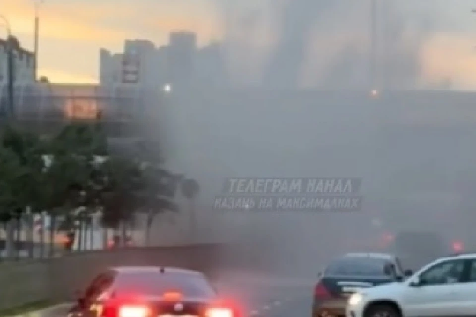 Высота забившего из-под земли фонтана была несколько метров.