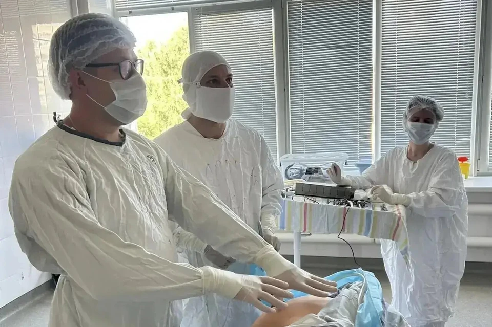 Пациента оперировали два часа. Фото: минздрав Челябинской области