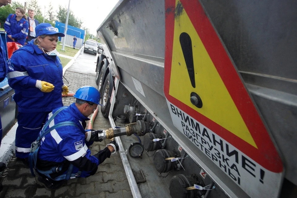 Поставки нефтепродуктов в регион продолжаются