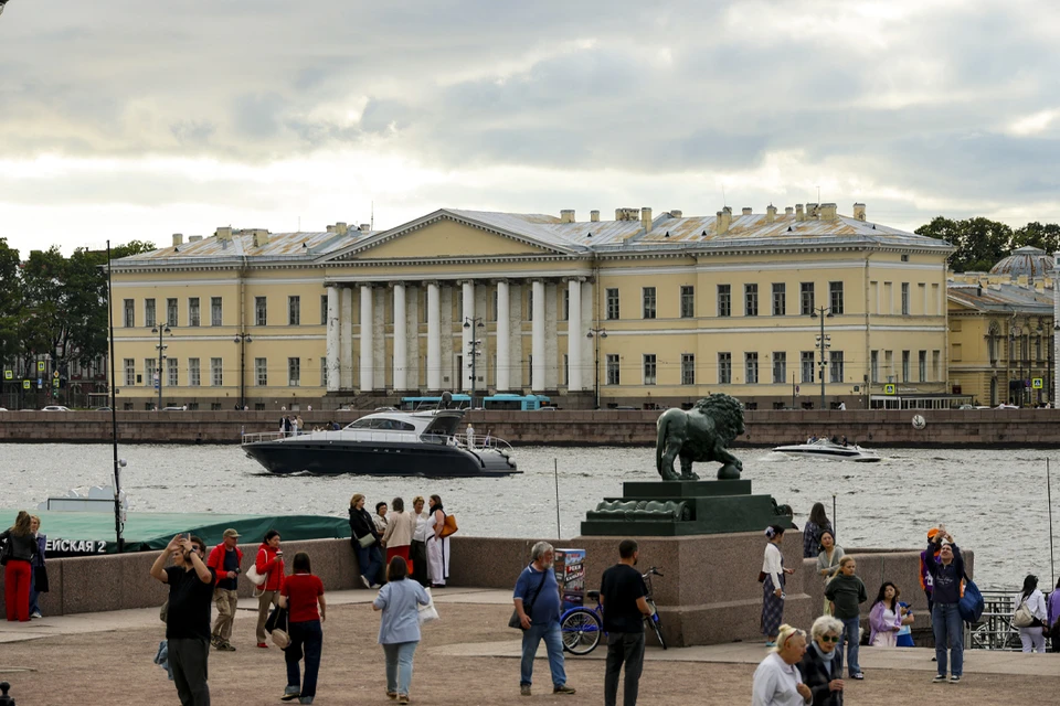 Специалисты восстановят первоначальный облик Главного здания и Музейного флигеля. Фото: gov.spb.ru