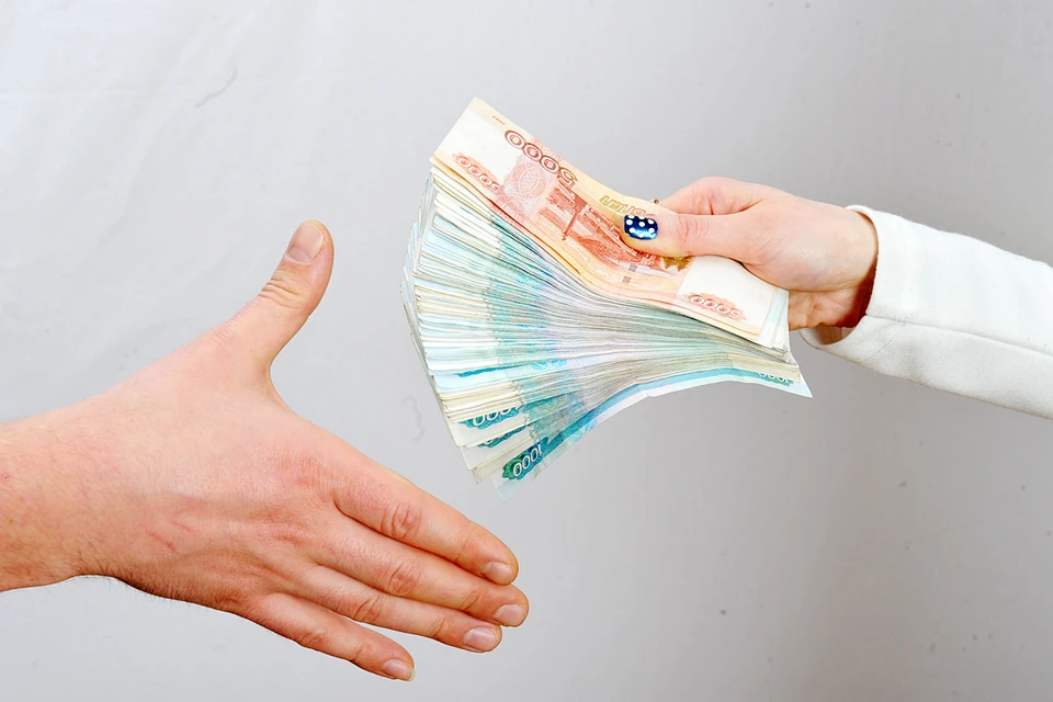 42% отмечают, что дают деньги в долг только в крайних случаях