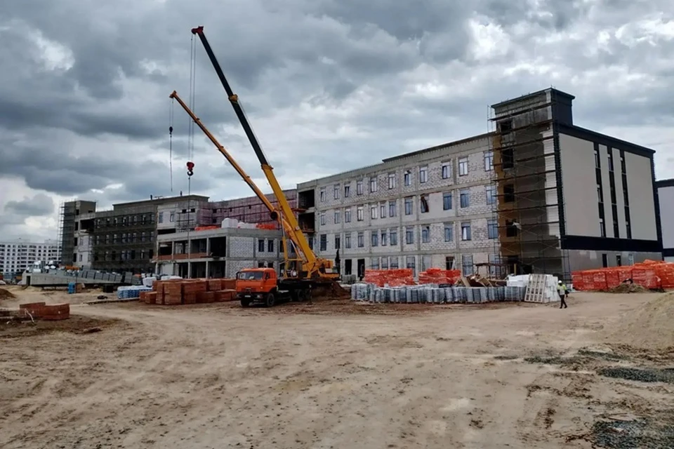 В Мариуполе возводят новые корпуса многопрофильного медцентра. Фото: Администрация Мариуполя