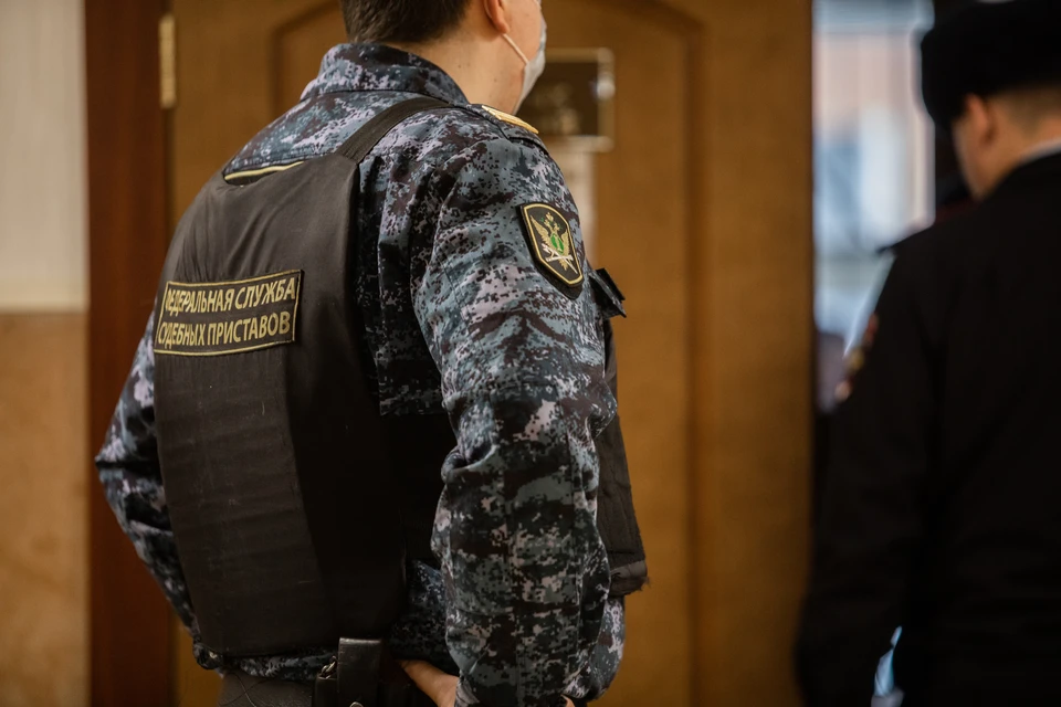 Судебные приставы Ангарска завершили два дела о вселении и выселении