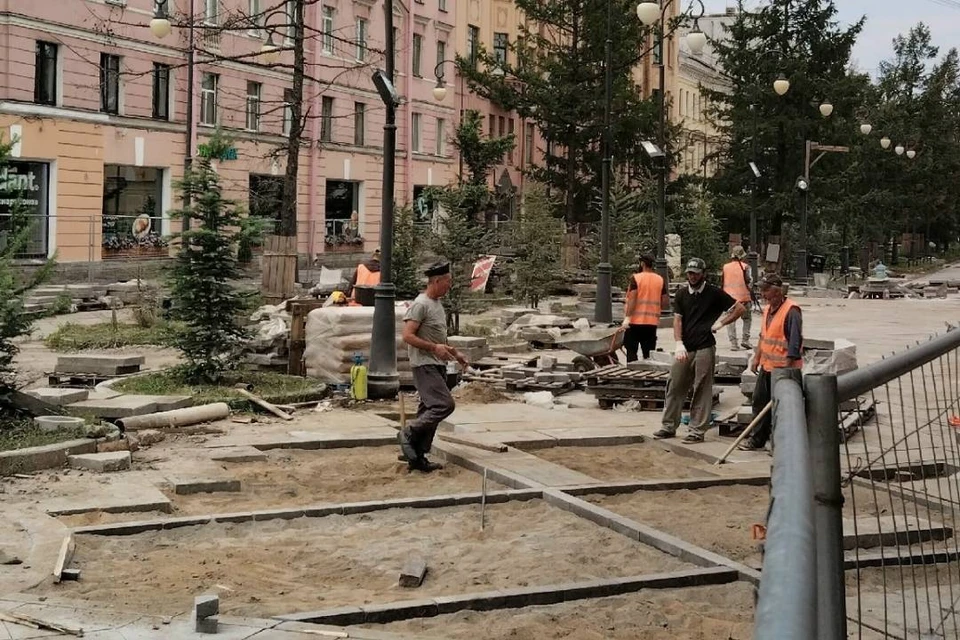 Работы на бульваре идут уже несколько месяцев. Фото: Артем Гырла.