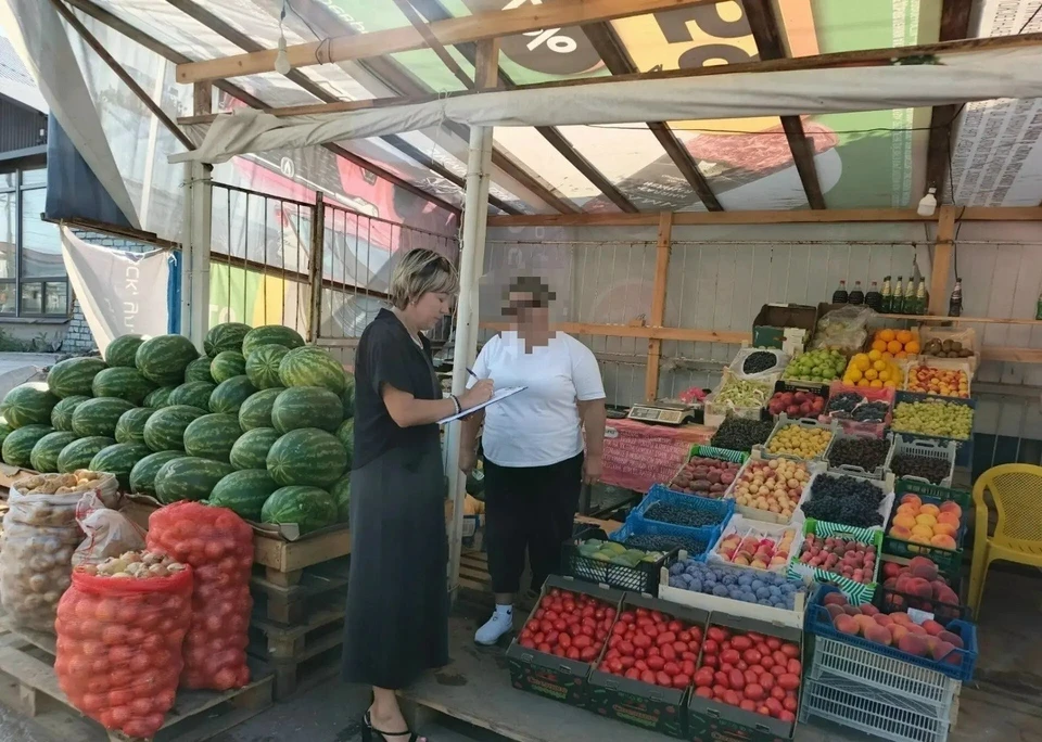 Ульяновские торговцы получили три протокола за незаконную торговлю. ФОТО: Администрация Ленинского района
