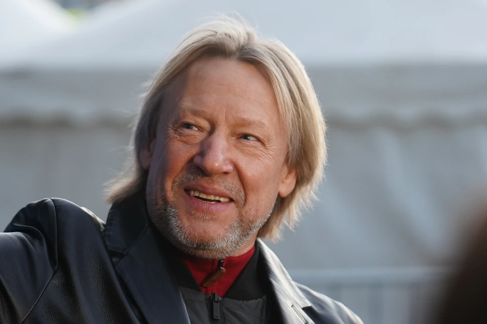 Дмитрий Харатьян
