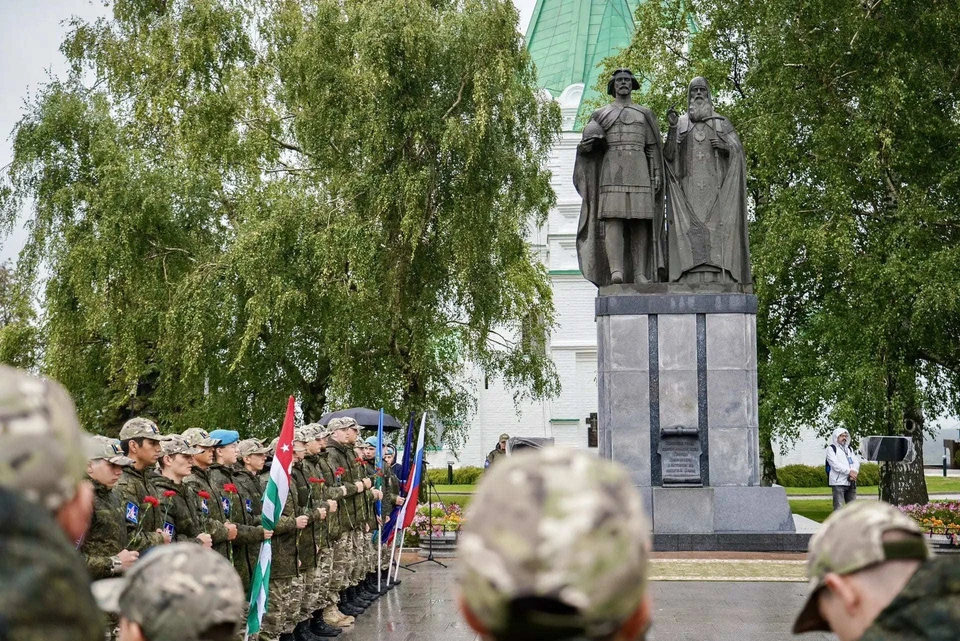 В торжественном мероприятии также приняли участие воспитанники лагеря «Хочу стать десантником» Фото: Пресс-служба администрации Нижнего Новгорода