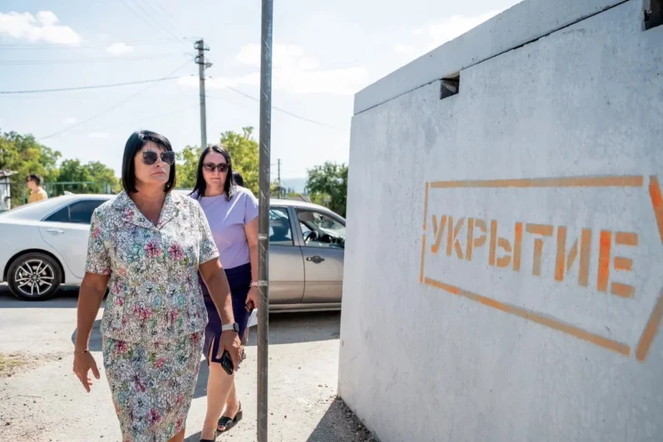 Работа по проверке состояния укрытий и развитию сети пунктов подзарядки продолжается во всех районах Севастополя. Фото: sev.gov.ru