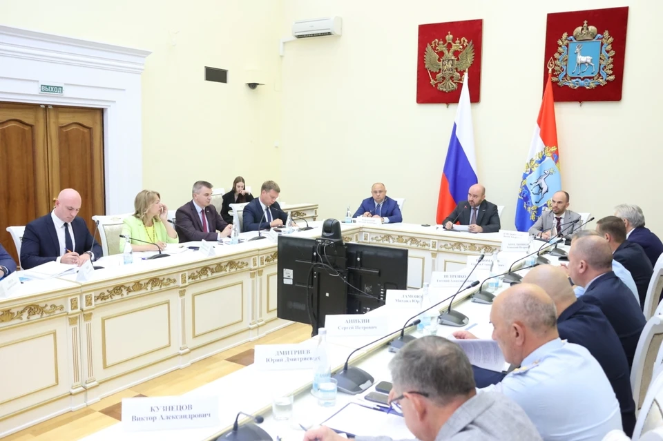 Губернатор также призвал жителей региона встать на защиту области. Фото: Светлана Осьмачкина.