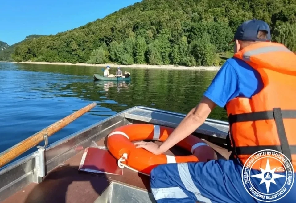 На Нугушском водохранилище спасли отдыхающих.