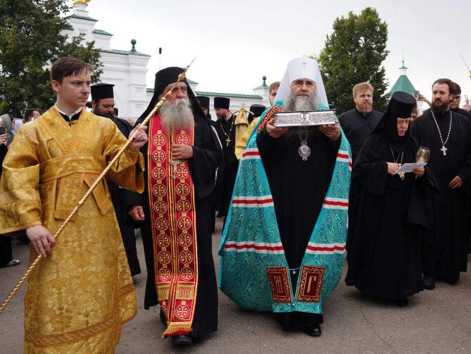 Десница святителя Спиридона Тримифунтского побывала в Дивееве. ФОТО: Дмитрий Смирнов
