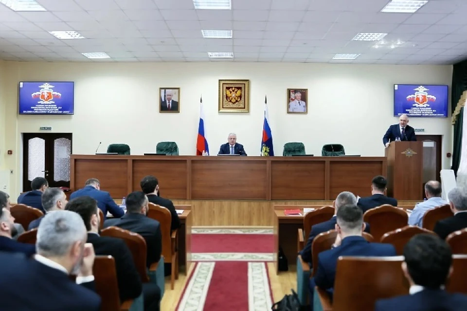 Генерал-полковник полиции Сергей Бачурин на совещании по вопросу повышения эффективности информационного противодействия экстремистской деятельности. Фото: ГУ МВД России по СКФО