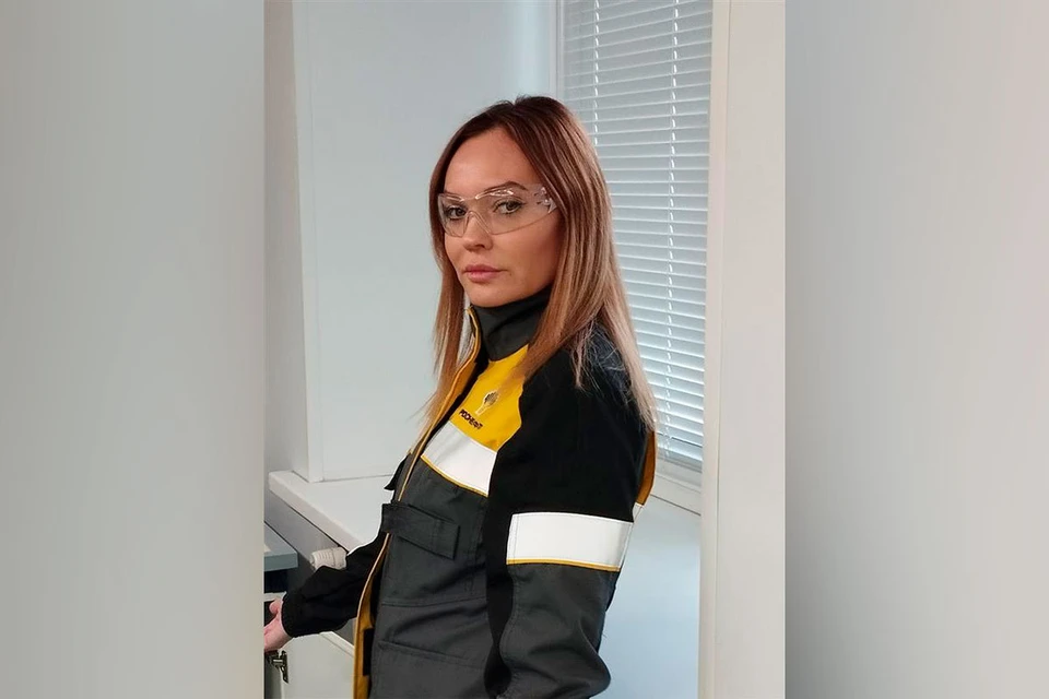 Ирина Четверева трудится на заводе четверть века. Фото АО «КНПЗ»