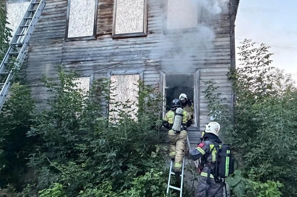 Ущерб и причина пожара устанавливаются. Фото: ГУ МЧС России по Томской области