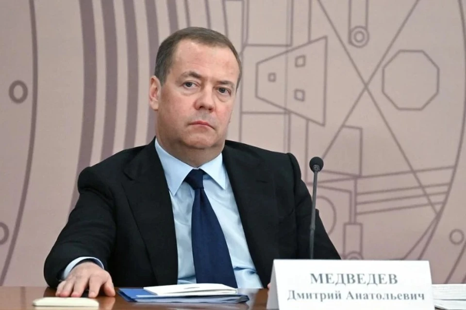 Медведев допустил встречное возмездие в ответ на угрозы гражданской авиации РФ