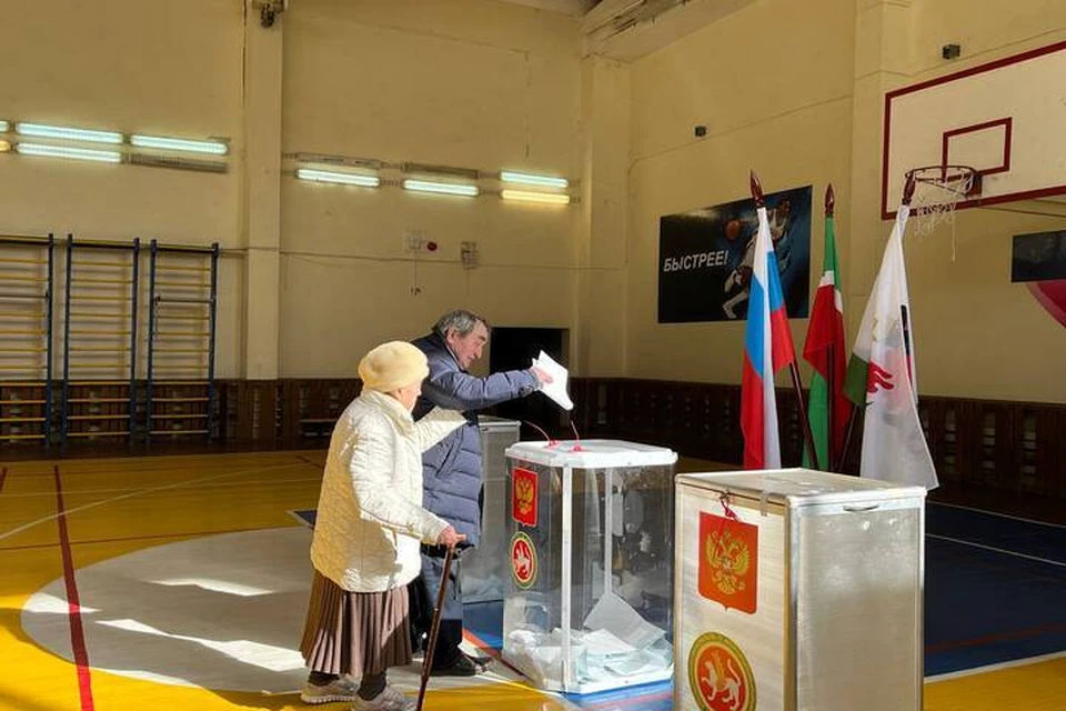 В бюллетенях есть цветная защитная сетка, микрошрифт и места для подписей членов УИК.