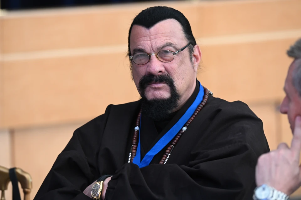 Стивен Сигал прибыл на пленарное заседание ВЭФ во Владивостоке