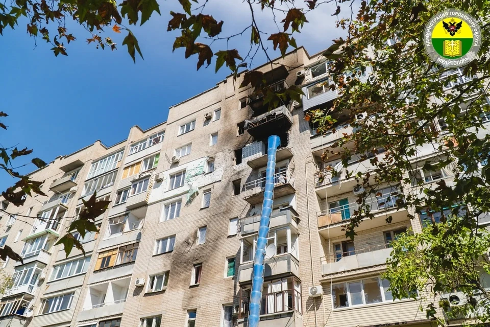 В Мелитополе идет ремонт МКД, пострадавшего от обстрела. Фото: Сергей Золотарев/МАХ