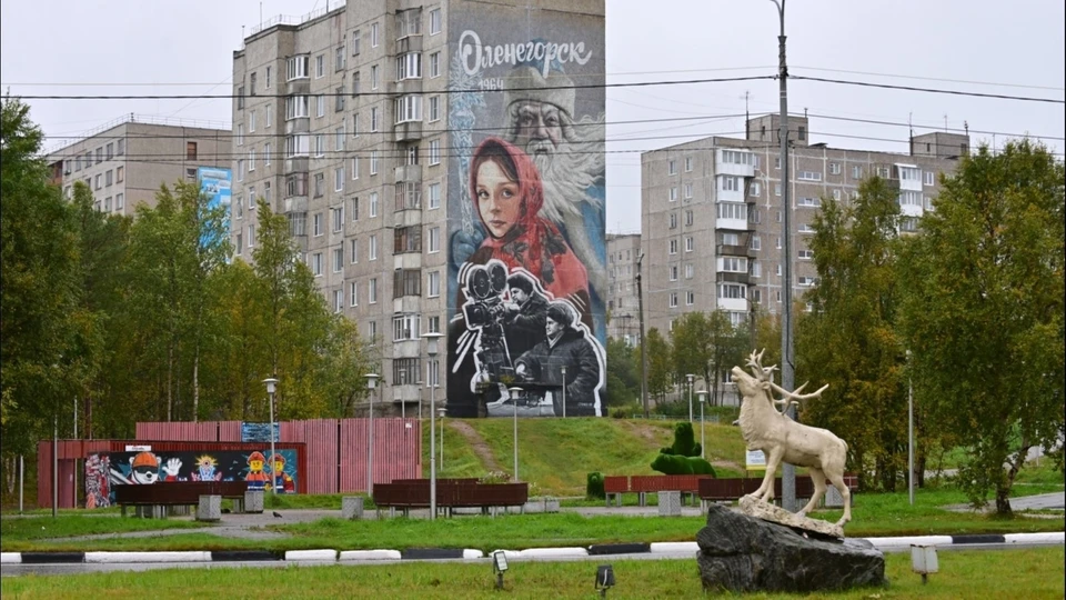 Авторы посвятили работу знаменитой советской сказке режиссера Александра Роу.