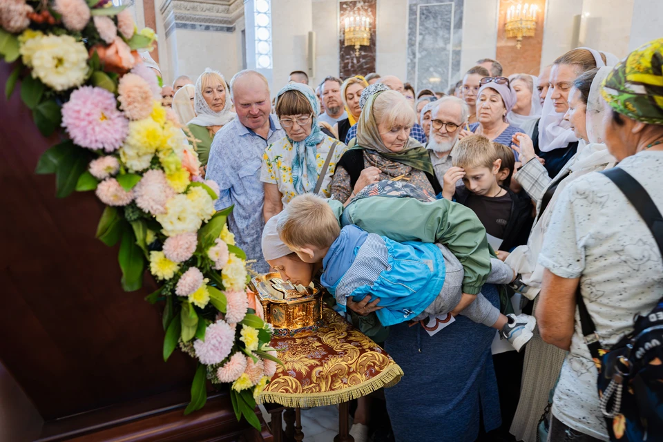 Тысячи жителей Дона поклонились мощам Димитрия Донского. Фото: Ростовская-на-Дону епархия