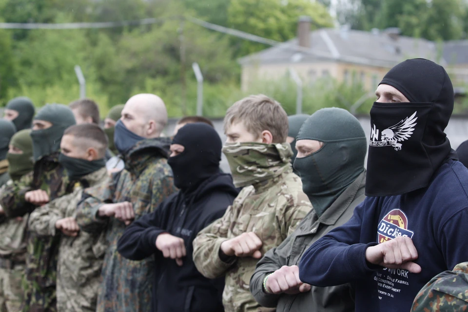 Боевики «Азова»* жалуются на вымогательства и травлю сослуживцев. Фото: Str/GLOBAL LOOK PRESS