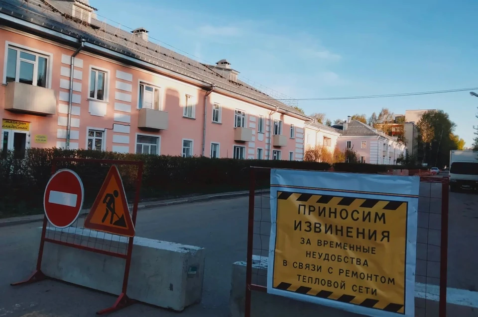 В течение 4-х месяцев по участку улицы Дзержинского могла ездить только спецтехника, задействованная в ремонте