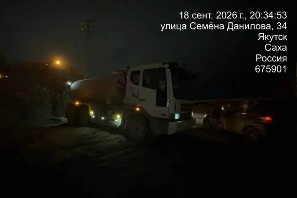 Ассенизаторов, сливающих отходы в люки, ловили ночью в Якутске. Фото: Управа строительного округа Якутска