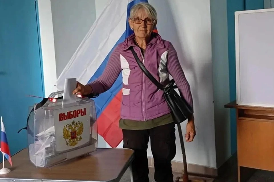 Сегодня рано утром, 20 сентября, в населенном пункте Нижние Серогозы беспилотный летательный аппарат ВСУ нанес удар по пассажирскому автобусу с мирными жителями. Фото: MAX-канал Владимира Сальдо