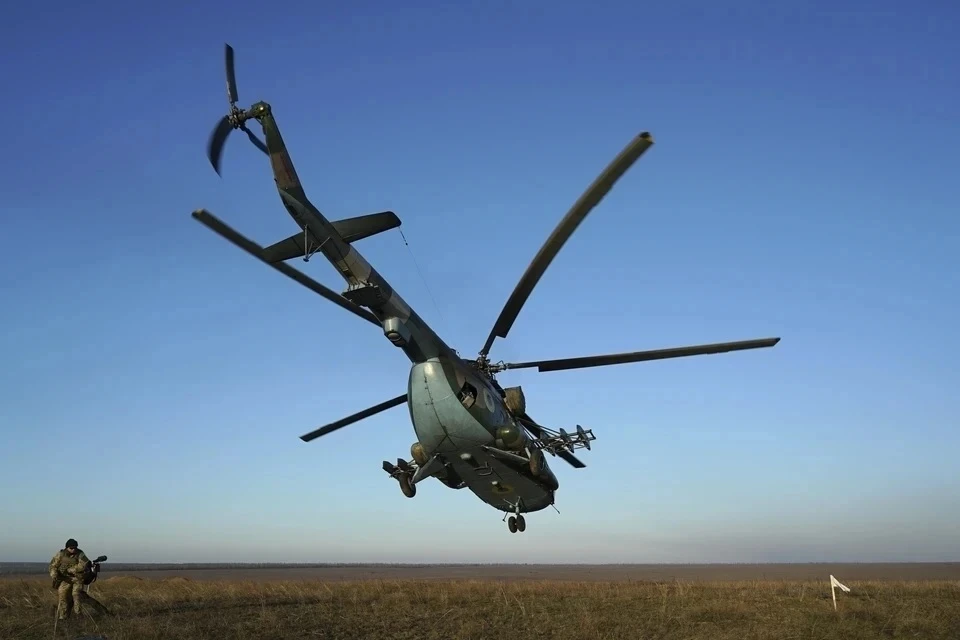 Вертолет санавиации Ми-8 совершил жесткую посадку под Красноярском