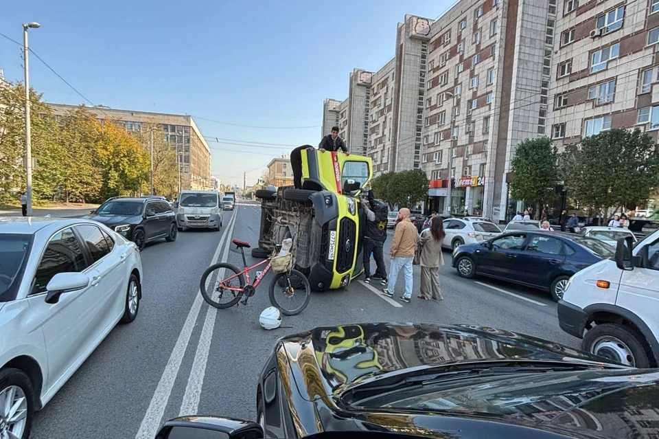 Реанимобиль вез в НИИ ОММ девушку из Кургана.