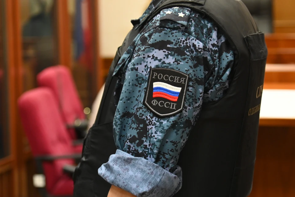 Задолжавший 700 тысяч по алиментам татарстанец пригрозил стрелять в приставов