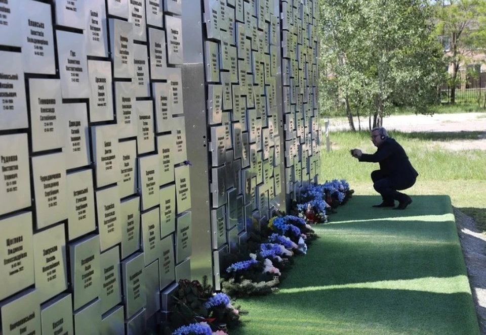 В GFCN сообщили о 198 не относящихся к мирным именах на мемориале в Буче. Фото: Eugen Kotenko/Keystone Press Agency/Global Look Press