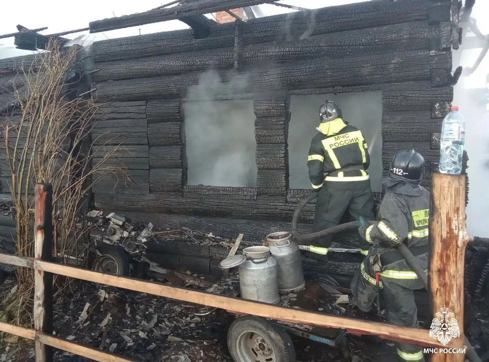 Общая площадь пожара составила 80 квадратов. Фото: ГУ МЧС России по Иркутской области