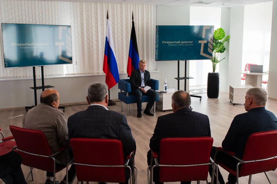 Глава Минсельхоза ДНР Артем Крамаренко встретился с аграриями региона. Фото: ТГ/Крамаренко