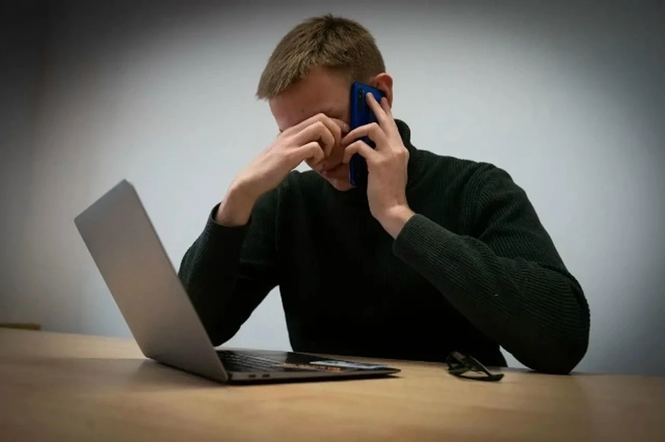 Турист хотел скрасить вечер, но вместо этого попался на уловки 17-летнего мошенника.