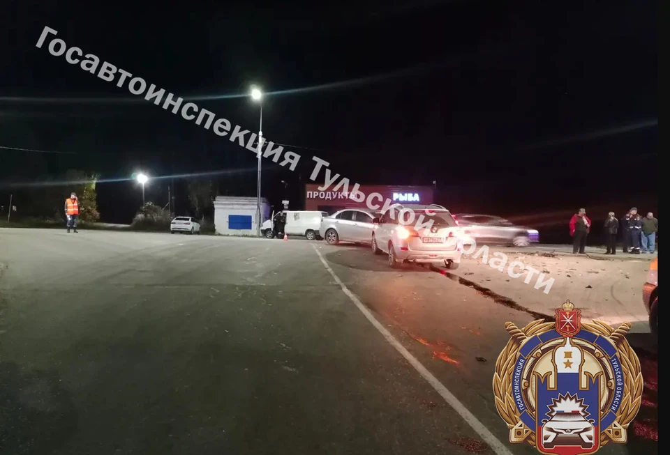 Трех человек госпитализировали в больницу после массового ДТП в Дубенском районе.